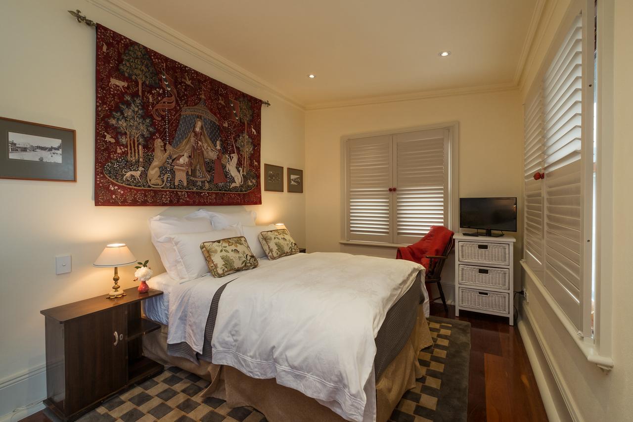 Old Bank Boutique Hotel Mittagong Bagian luar foto
