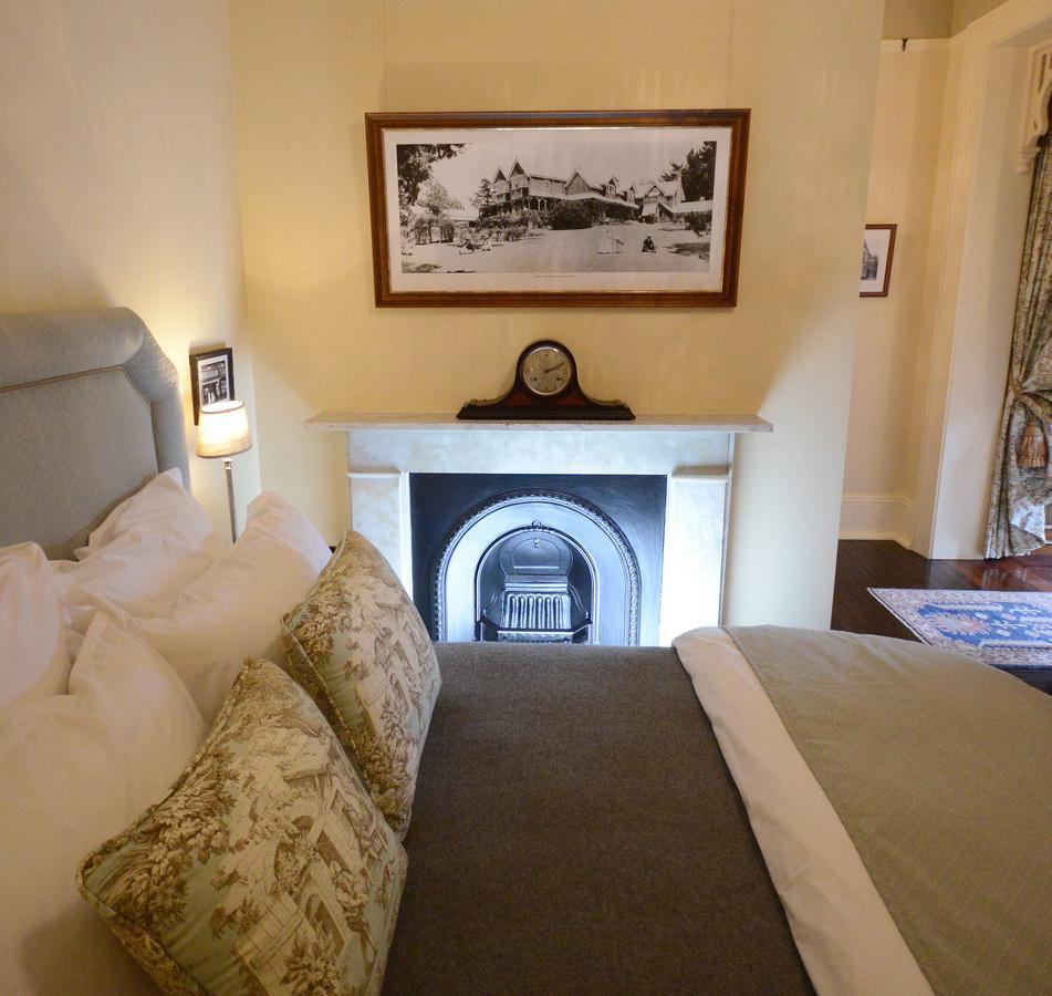 Old Bank Boutique Hotel Mittagong Bagian luar foto