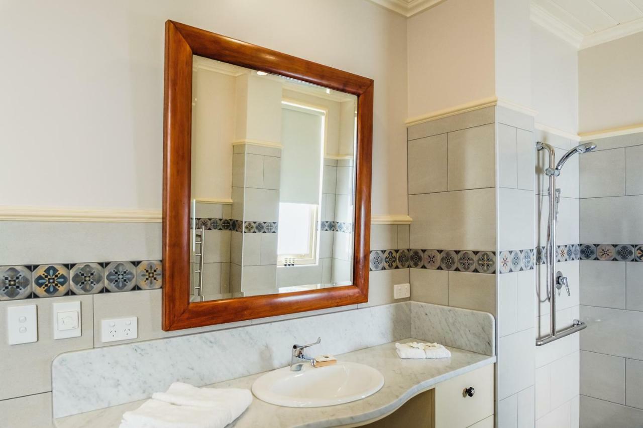 Old Bank Boutique Hotel Mittagong Bagian luar foto