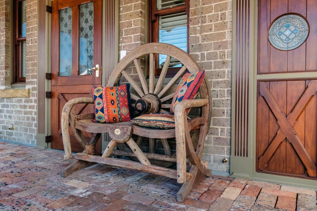Old Bank Boutique Hotel Mittagong Bagian luar foto